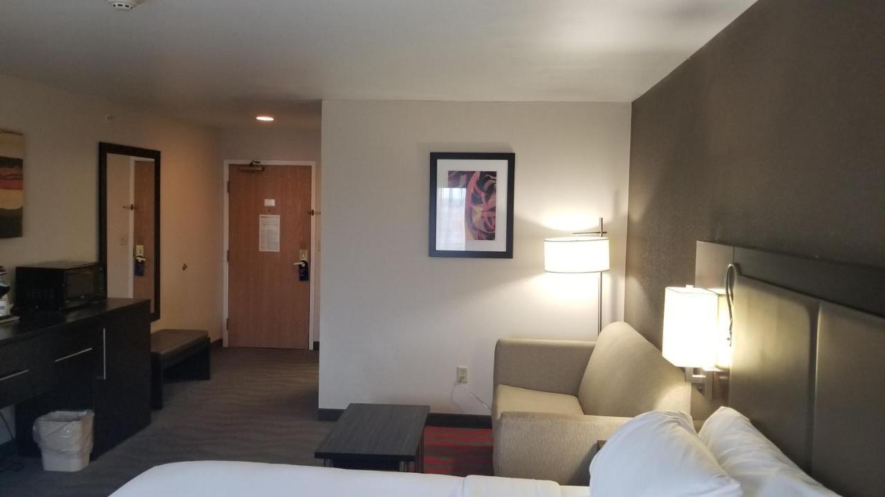 Holiday Inn Express Hotel & Suites Columbus Southeast Groveport By Ihg Exterior photo