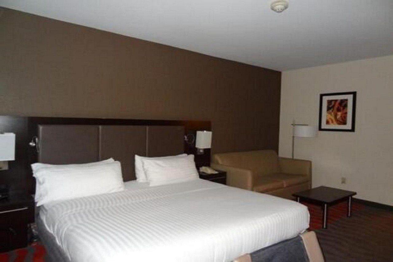 Holiday Inn Express Hotel & Suites Columbus Southeast Groveport By Ihg Exterior photo