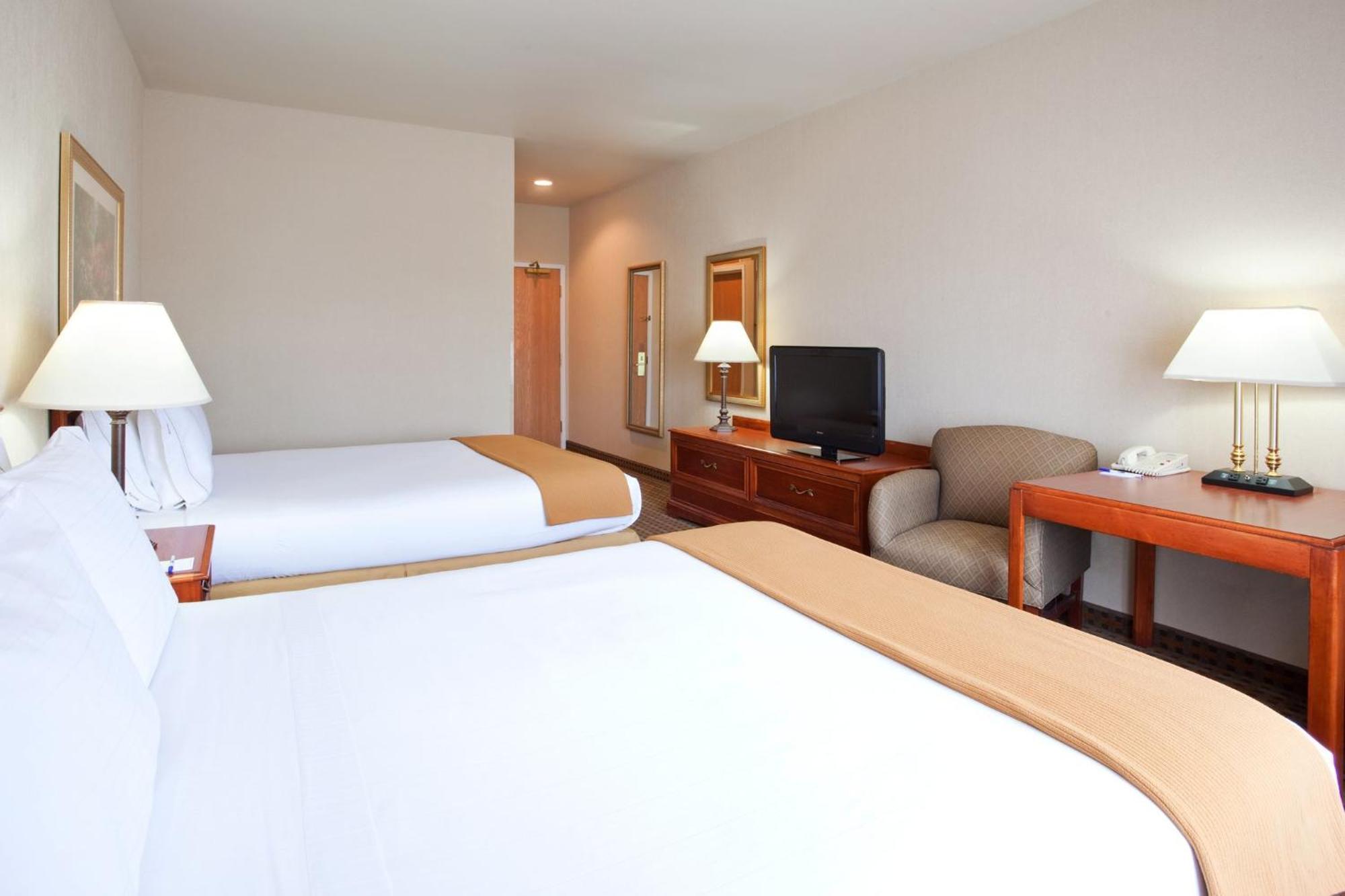 Holiday Inn Express Hotel & Suites Columbus Southeast Groveport By Ihg Exterior photo