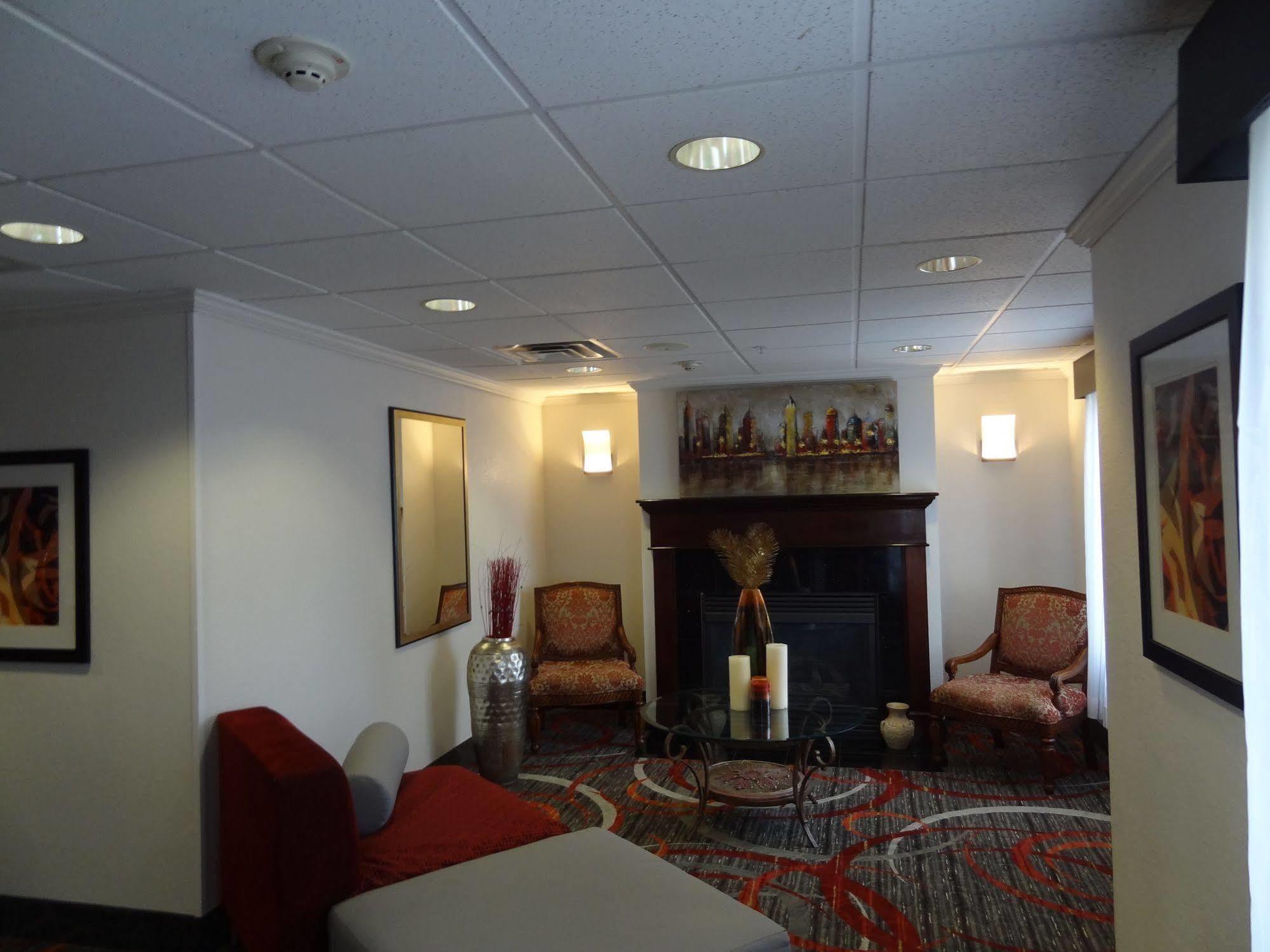 Holiday Inn Express Hotel & Suites Columbus Southeast Groveport By Ihg Exterior photo