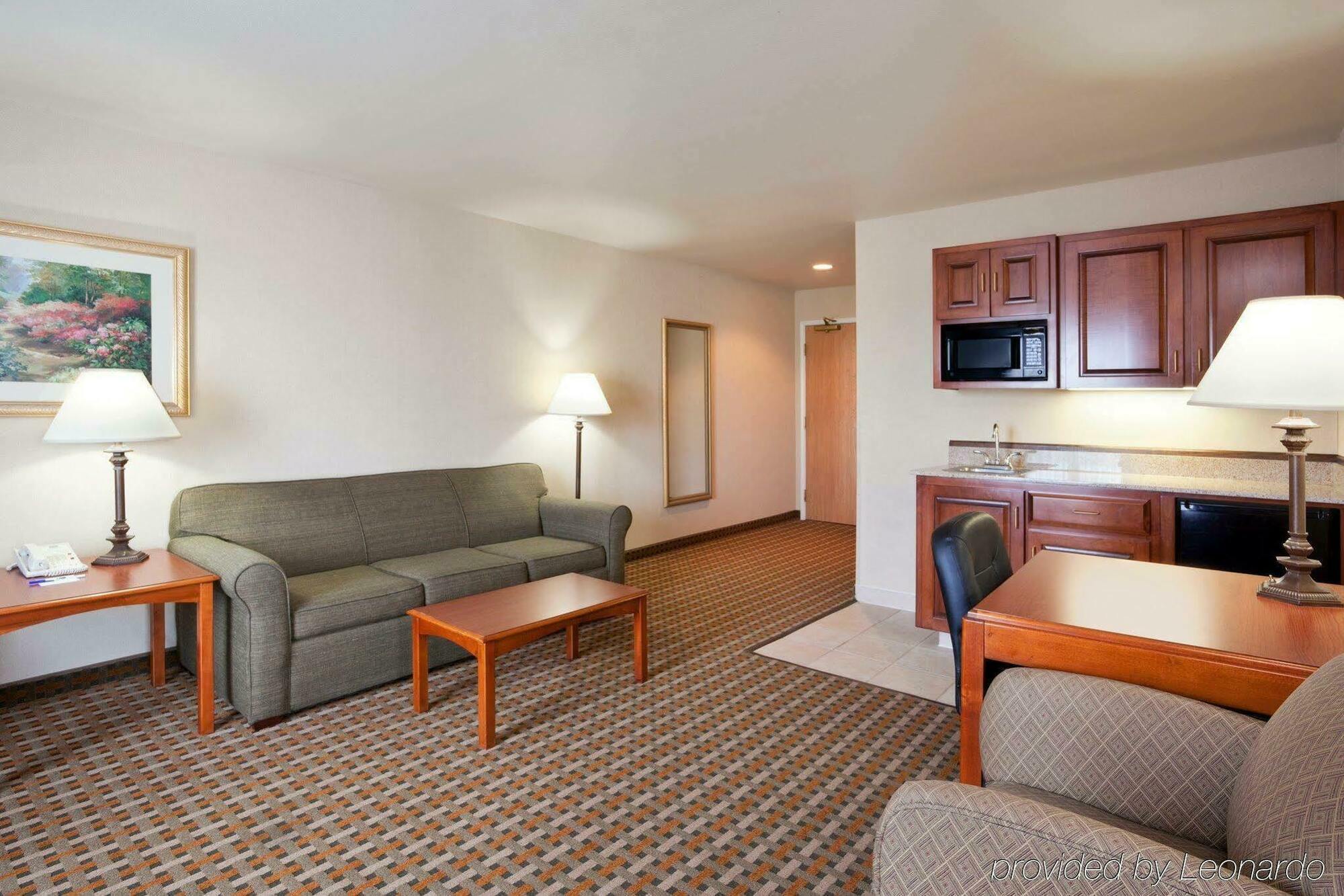 Holiday Inn Express Hotel & Suites Columbus Southeast Groveport By Ihg Exterior photo
